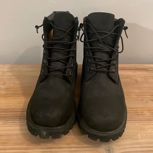 Timberland Men size 5, black suede boots
